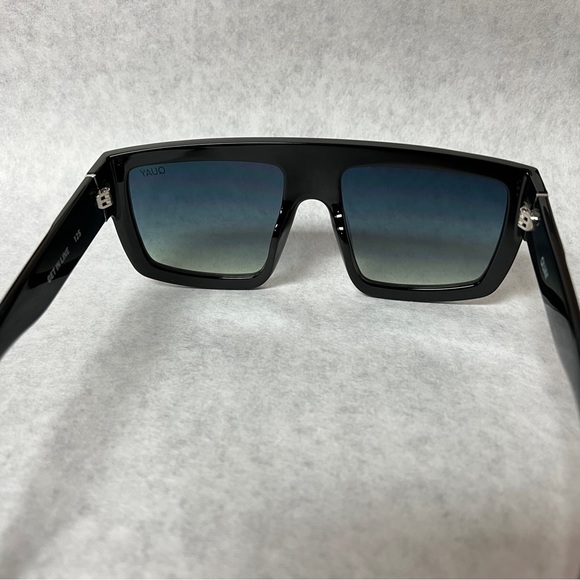 Quay Australia Get In Line Oversized Shield Sunglasses Black Smoke Green Fade - Picture 7 of 10